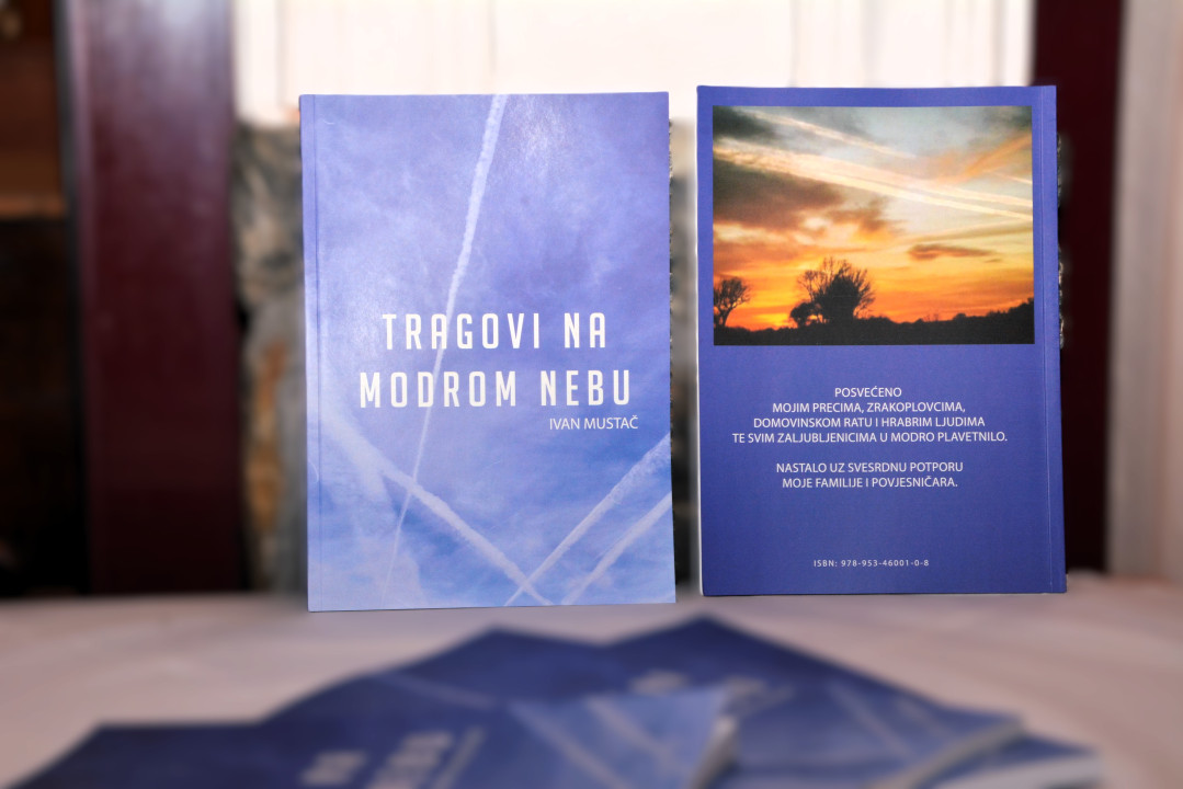 ODRŽANA PROMOCIJA KNJIGE „TRAGOVI NA MODROM NEBU“